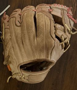 Absolutely Ridiculous Aria Ice cream glove RARE