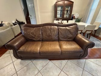 Genuine Leather couch “92” – Excellent Condition