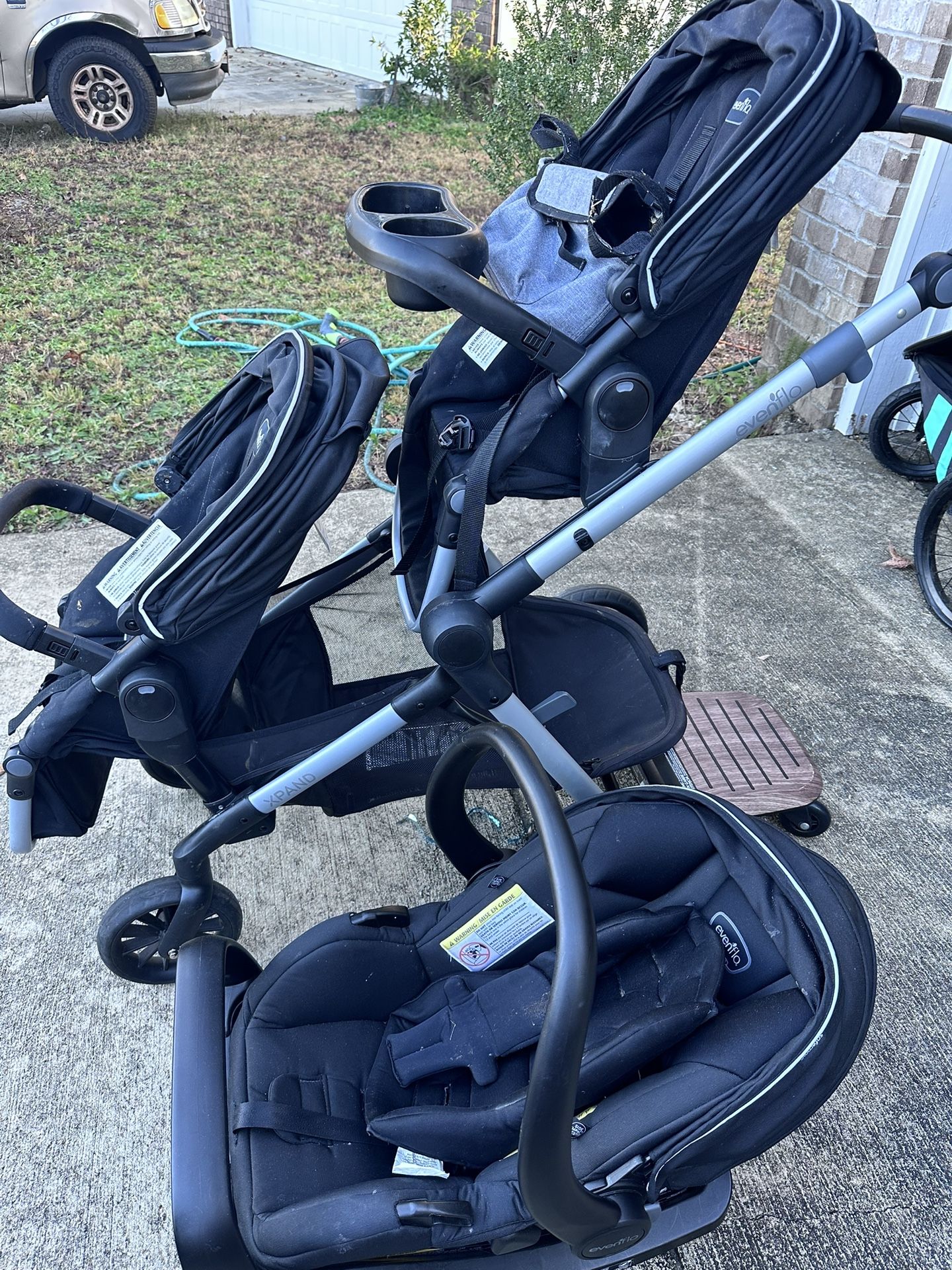 Evenflo pivot Xpand System