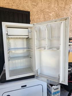 Haier Fridge Refrigerator Freezer Coldest