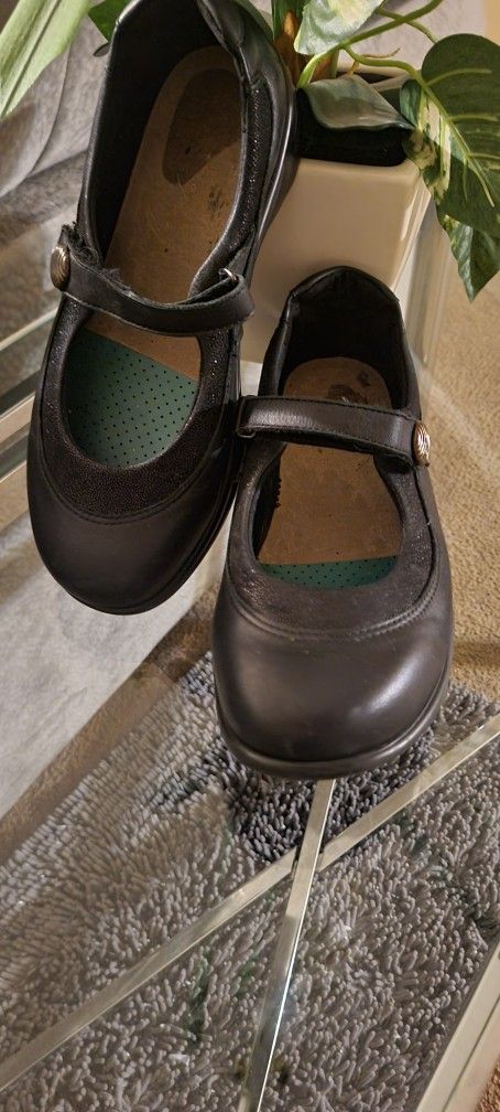 SAS Step Out Women's Black Leather Mary Jane Walking Shoes 10 Wide Made in USA