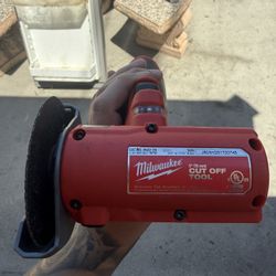 Milwaukee Cut Off Tool M12 Fuel
