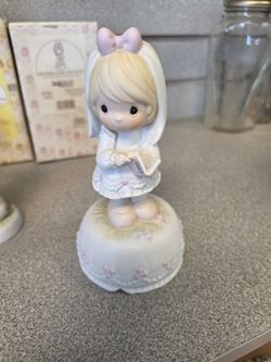 Lot Of 10 Precious Moments Figurines