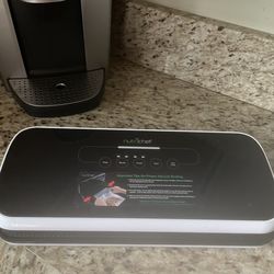 Food Air Sealer & 100 Bags / Nutri Chef