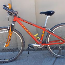 Vintage Trek 8500SL Mountain Bike