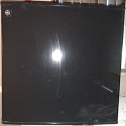 GE Mini Fridge 1.5 Cuft