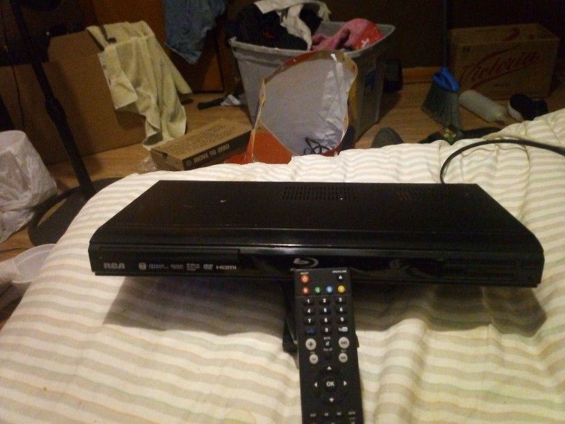 2015 RCA DVD/Blu Ray Player With Remote