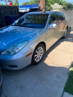 2004 Lexus ES 330 silver sedan