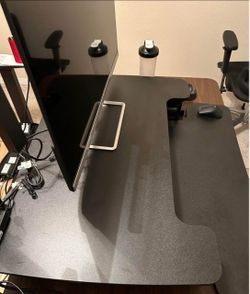 Desk convertor