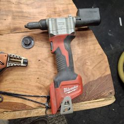 Milwaukee Tool 2550-20 M12 Rivet Tool, 1 1/2 In Stroke, 1/8 In Blind Rivet