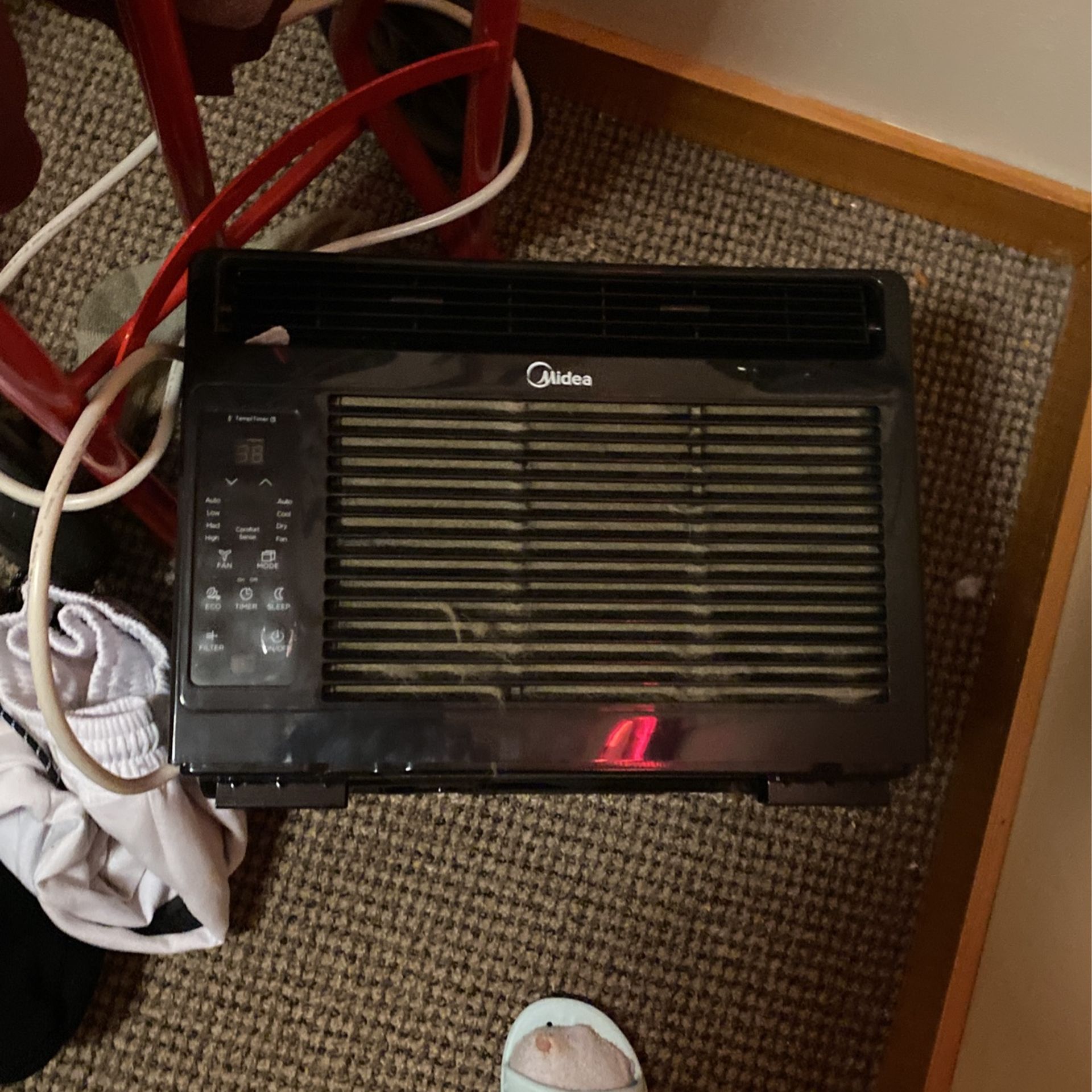 window ac like new only used for no