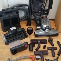 NEW cond KIRBY AVALIR2 VACUUM WITH COMPLETE ATTACHMENTS  , SHAMPOO SYSTEM  , ZIP BRUSH  , WORKS EXCELLENT  , IN THE BOX 