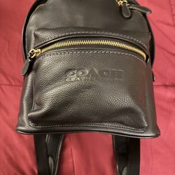 COACH MEDIUM BACKPACK - BLACK PEBBLE LEATHER 