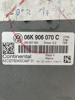 13-15 VW VOLKSWAGEN BEETLE 2.0L TURBO ECM ENGINE CONTROL MODULE 06K906070C
