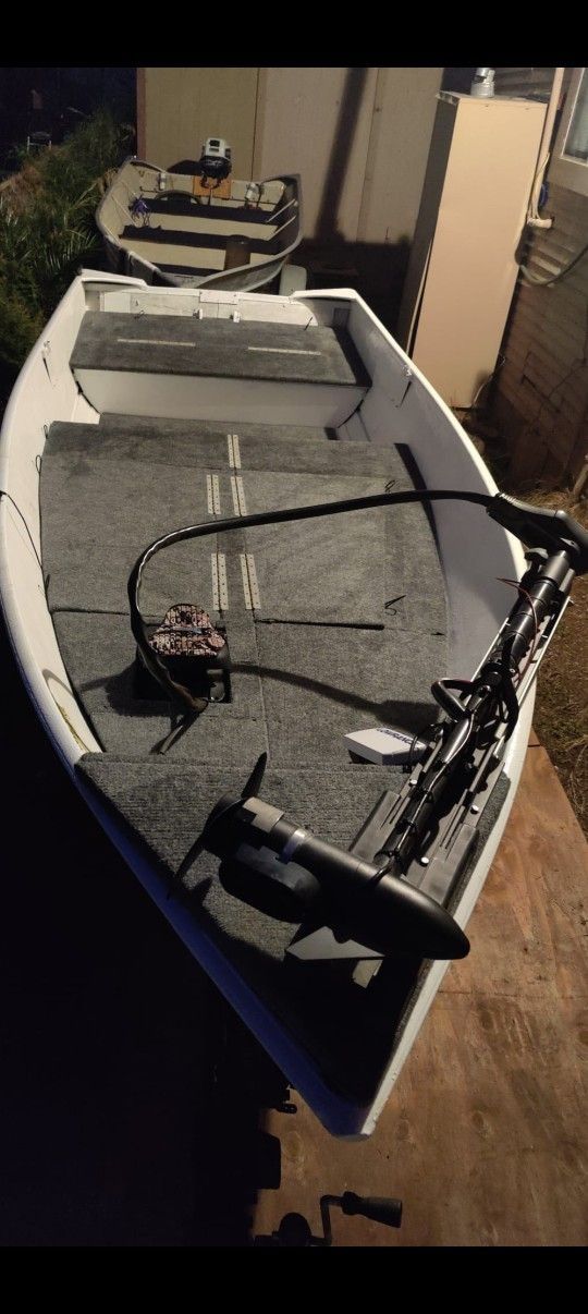 14 Ft Boat w Trailer As Is