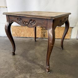 Vintage Mid-Century (1950s–60s) Carved Wood Lamp Table – Queen Anne Style 