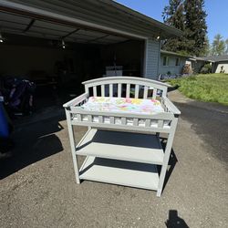Like New Baby Changing Table With Pad 