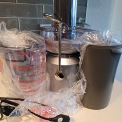 Breville Juice Machine - Williams & Sonoma Brand New