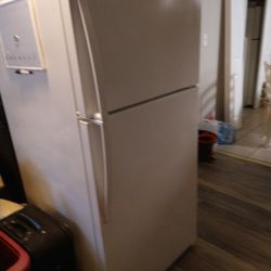 Whirlpool Refrigerator 