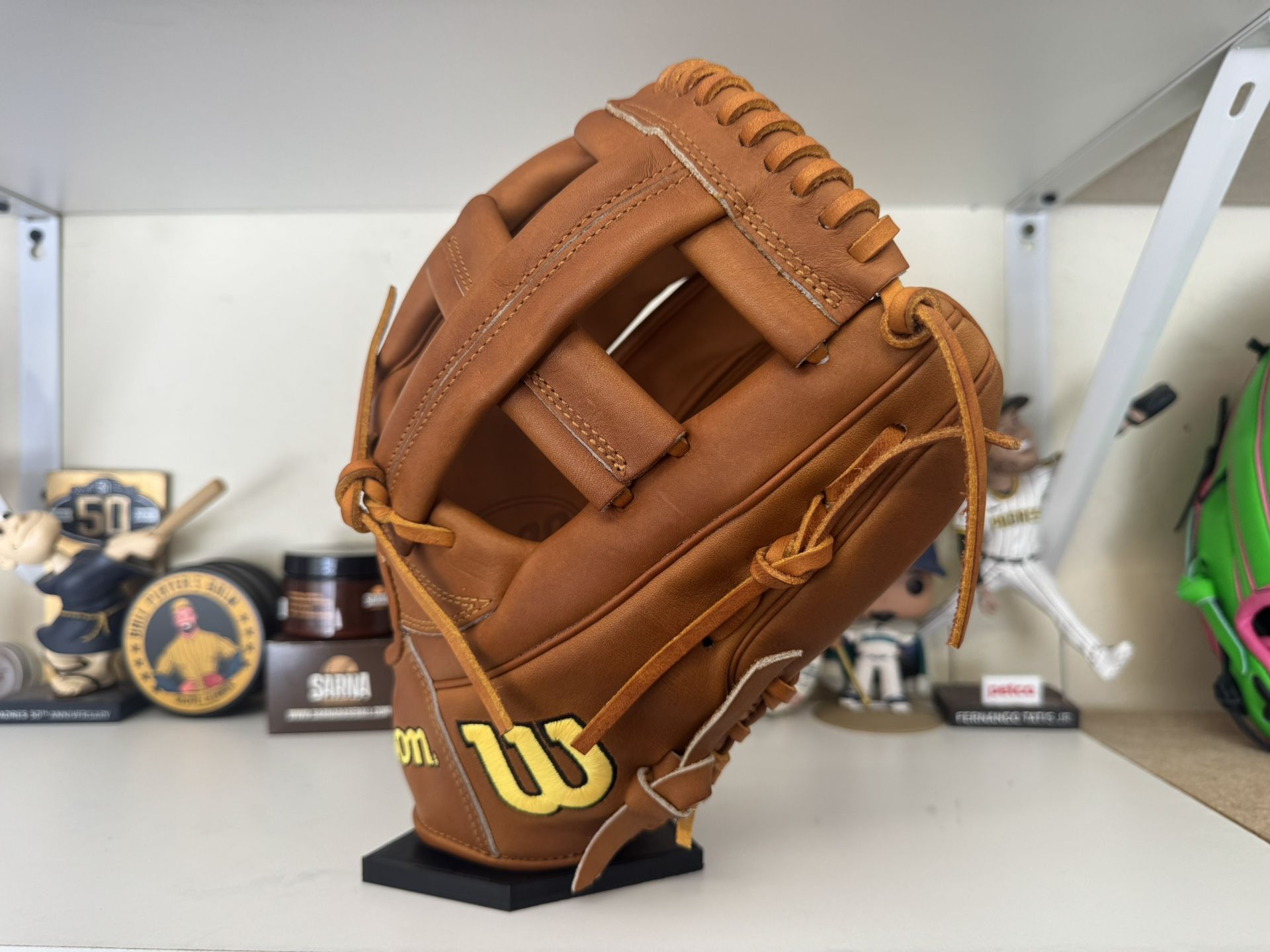Wilson A2000 EL3 11.75” RHT