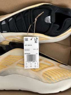 Yeezy 700 Safflower Size 11.5