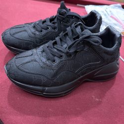 Gucci Men Shoes Size 11 Tennis Shoes Like New 