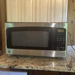 GE 2.0 CU Large Capacity Microwave $75 OBO