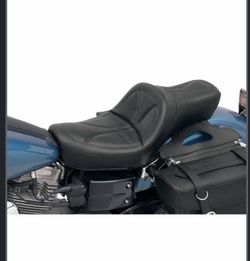 Saddlemen King Seat for '04-05 Dyna Glide