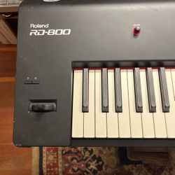 Roland Rd-800 88 Key Electric Keyboard 