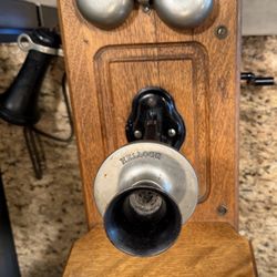 1900's KELLOGG Hand Crank Wall Mount Telephone Oak Wooden Case