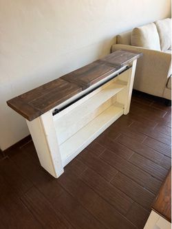 Entertainment/storage stand