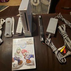 Nintendo Wii System With Mario Kart Game, Controller,av Cord,power Cord,sencor Bar ,console Etc.