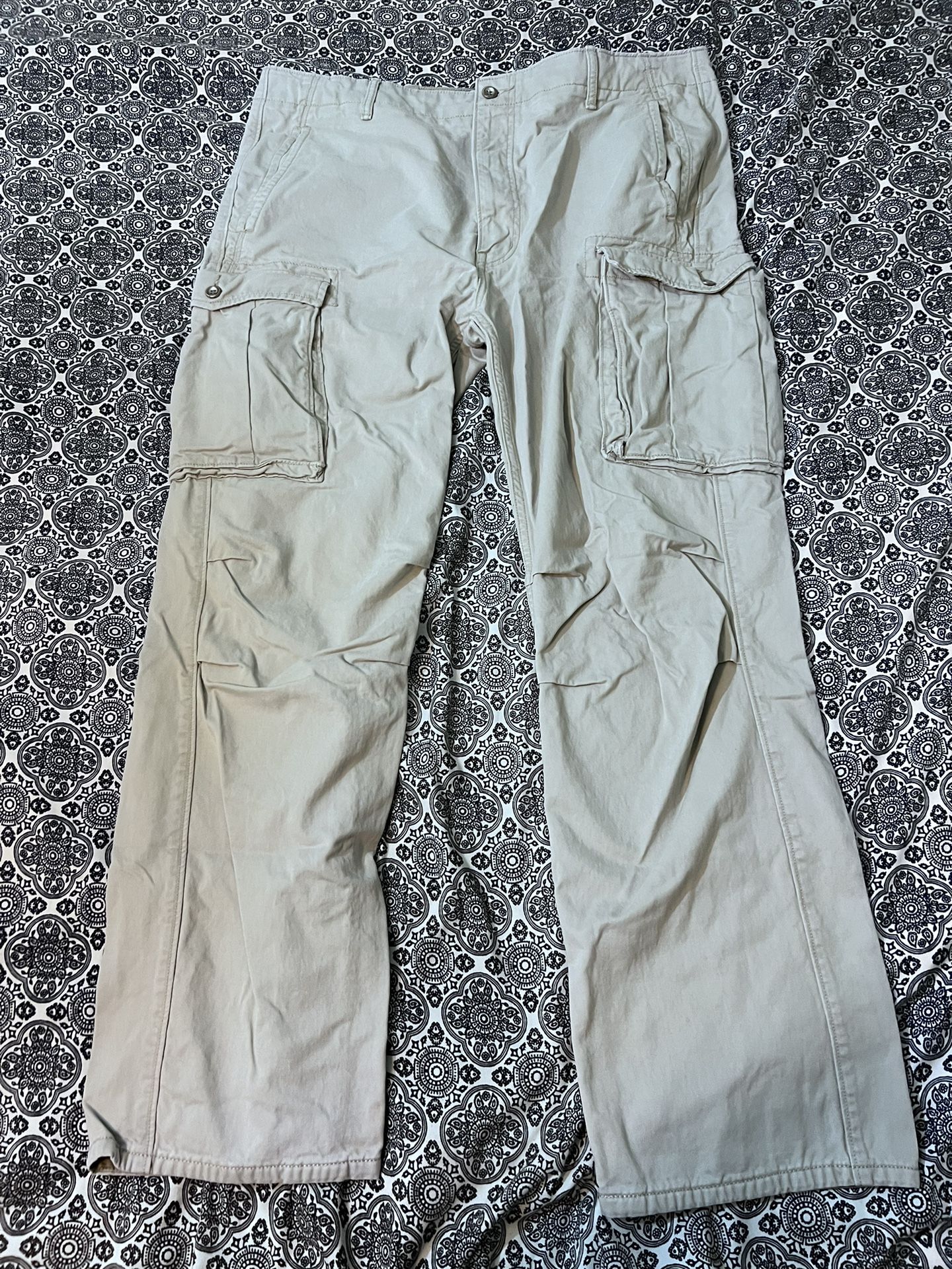 levi’s cargo pants