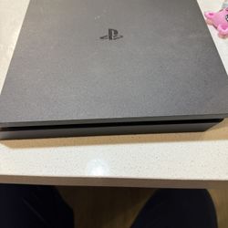 PS4 Slim 