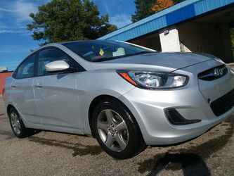 Hyundai accent 2013, clean title, lower miles.