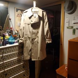 Mens London Fog  Coat  Size  46 REG  I ASK $45.00