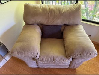 Oversized, chocolate brown chair. Excellent condition