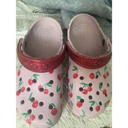 Girls crocs