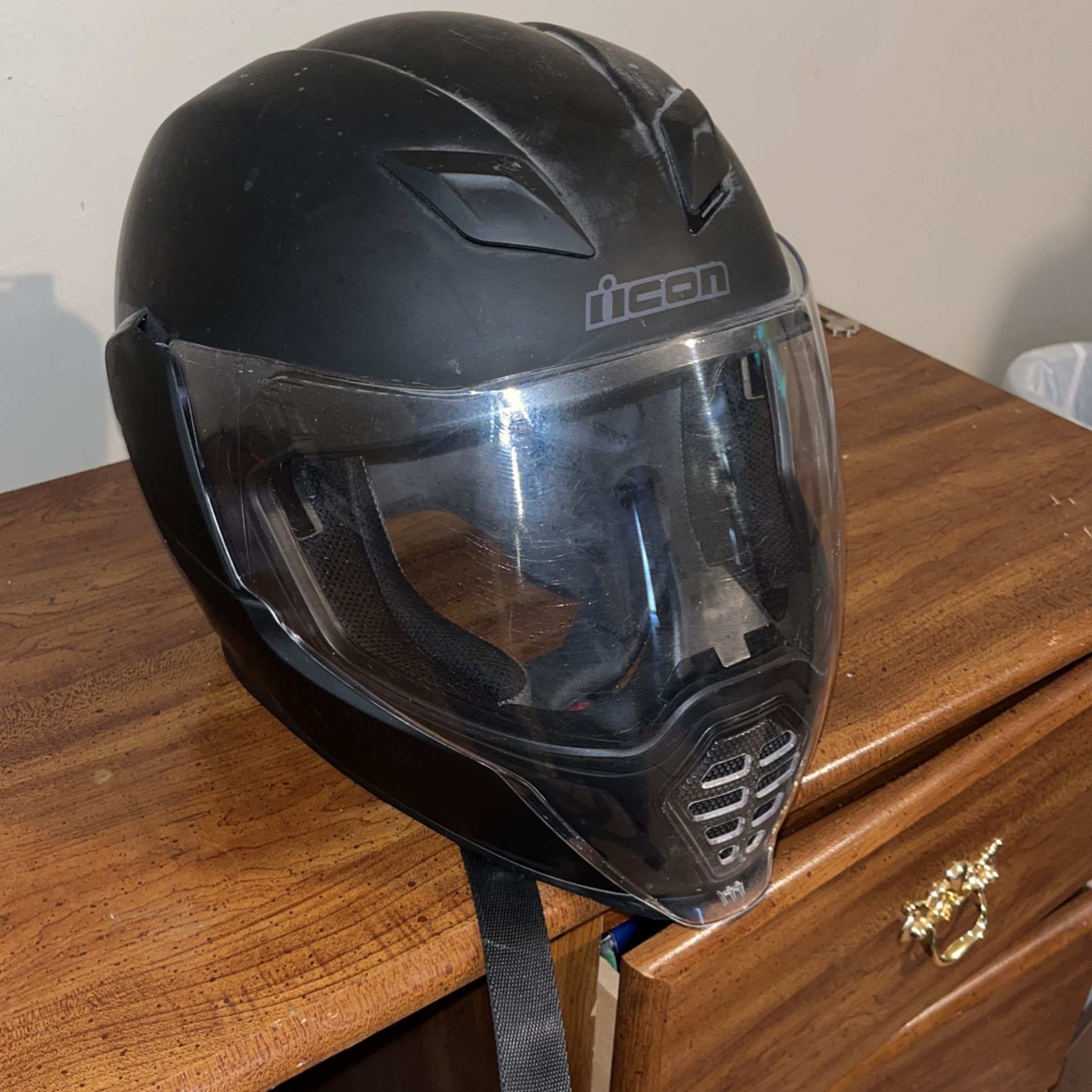 XL Icon Motorcycle Helmet