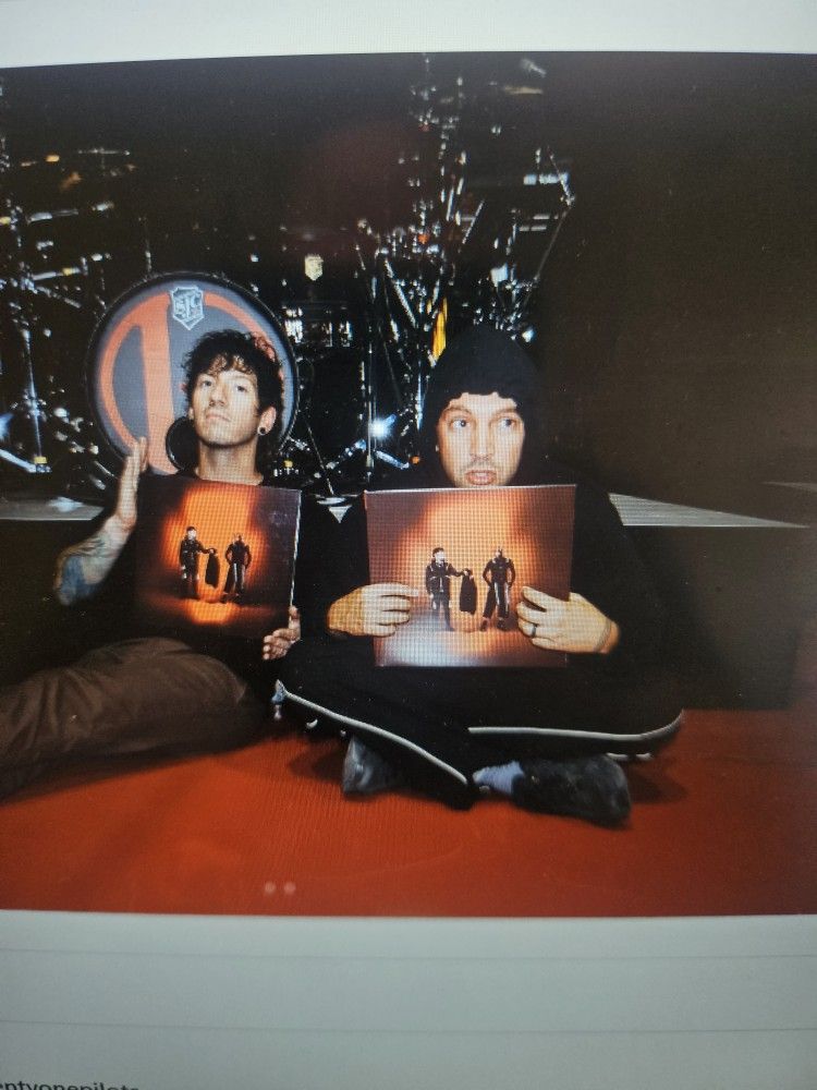 21 Pilots.  !!!! TONIGHT!!!!