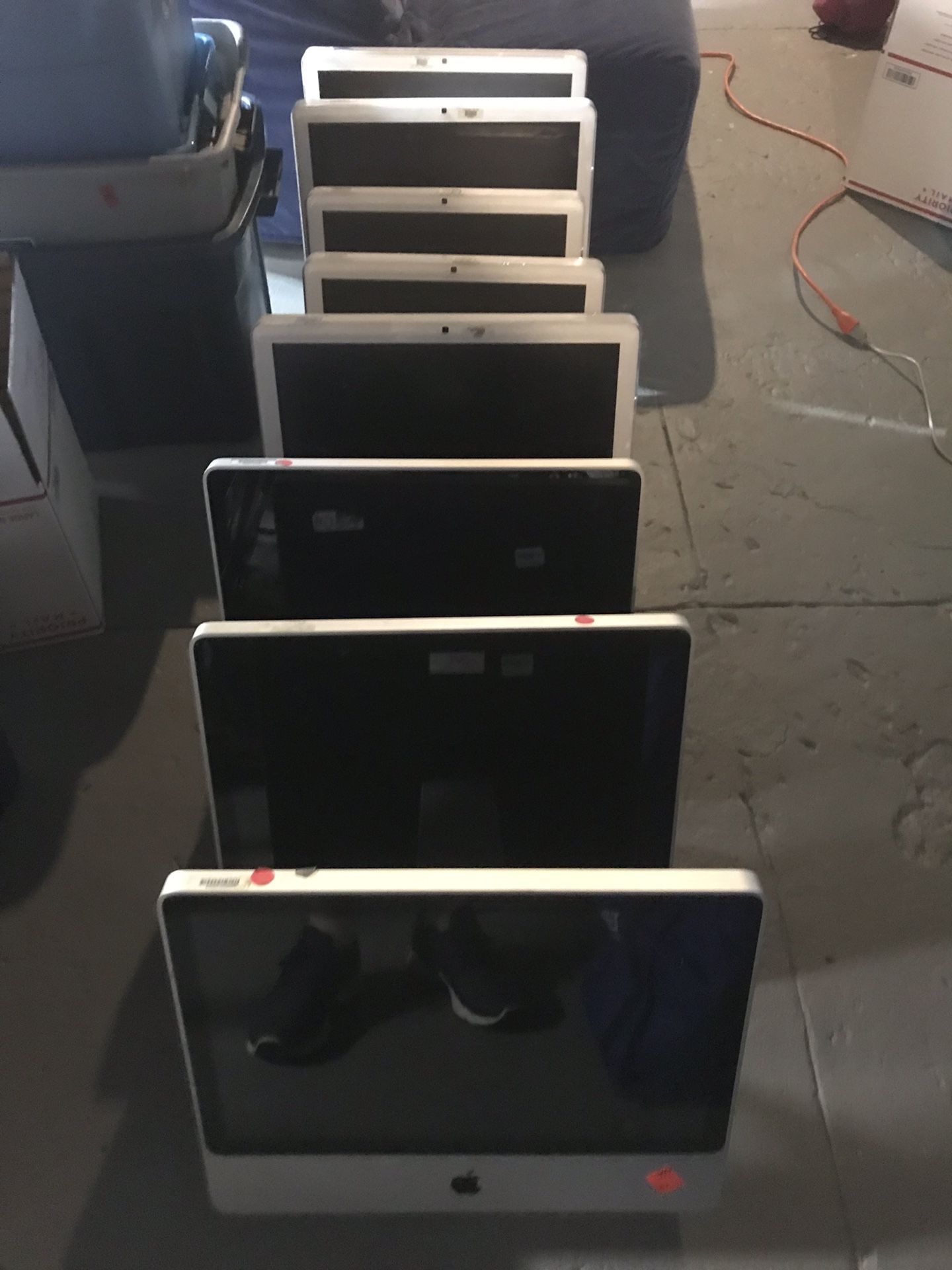 Lot of 8 Apple iMac Computers
