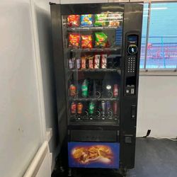 Combo Vending Machine With Card Reader