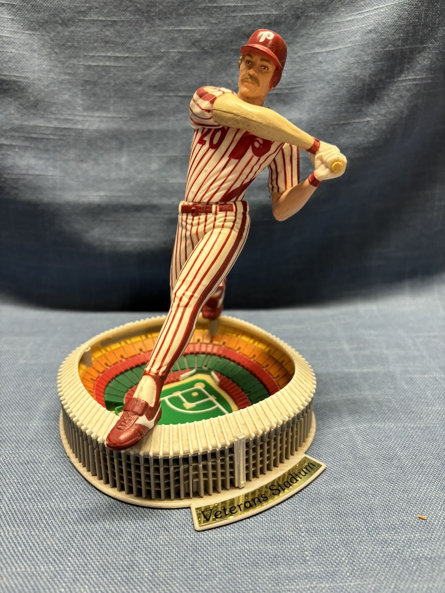 Vintage Starting Lineup “Mike Schmidt” Philadelphia Phillies (1997) Veterans Stadium - Great Condition! 