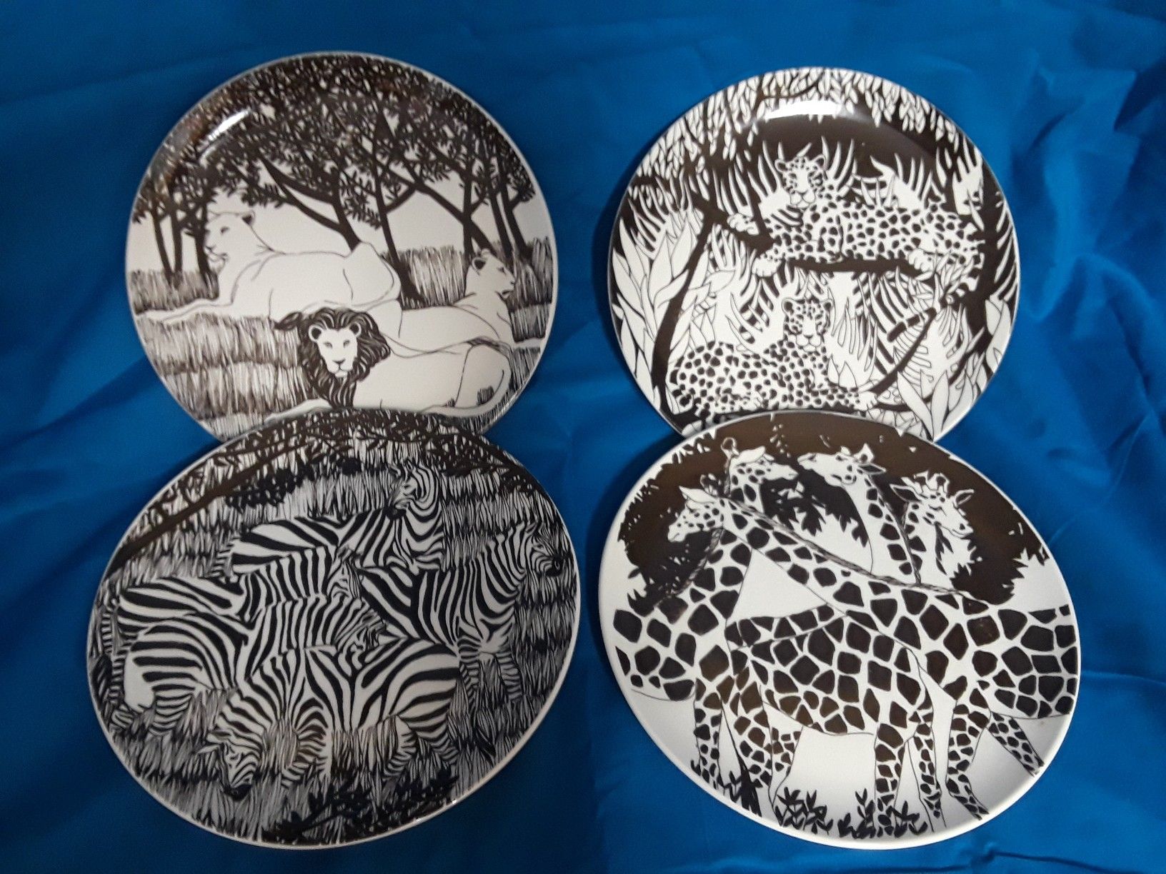 VINTAGE MID-CENTURY SAFARI DISHES