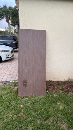 Folding table