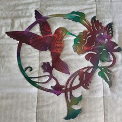Metal hummingbird