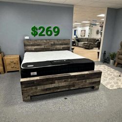 DEREKSON GRAY QUEEN PANEL BED