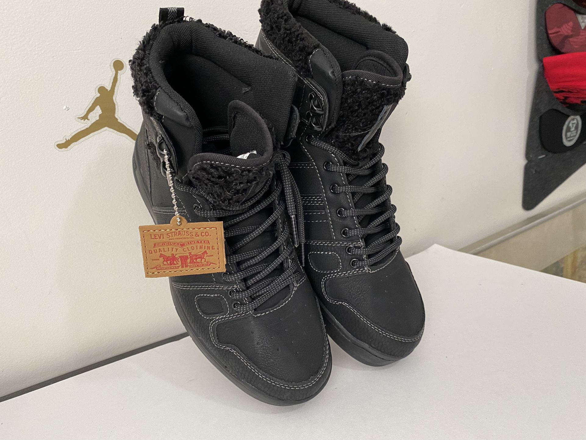 Levi’s boots ( pick up only ) size 7.5Mens $35