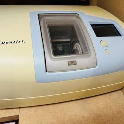 E4D Dentist CAD/CAM Milling Machine – Excellent Condition