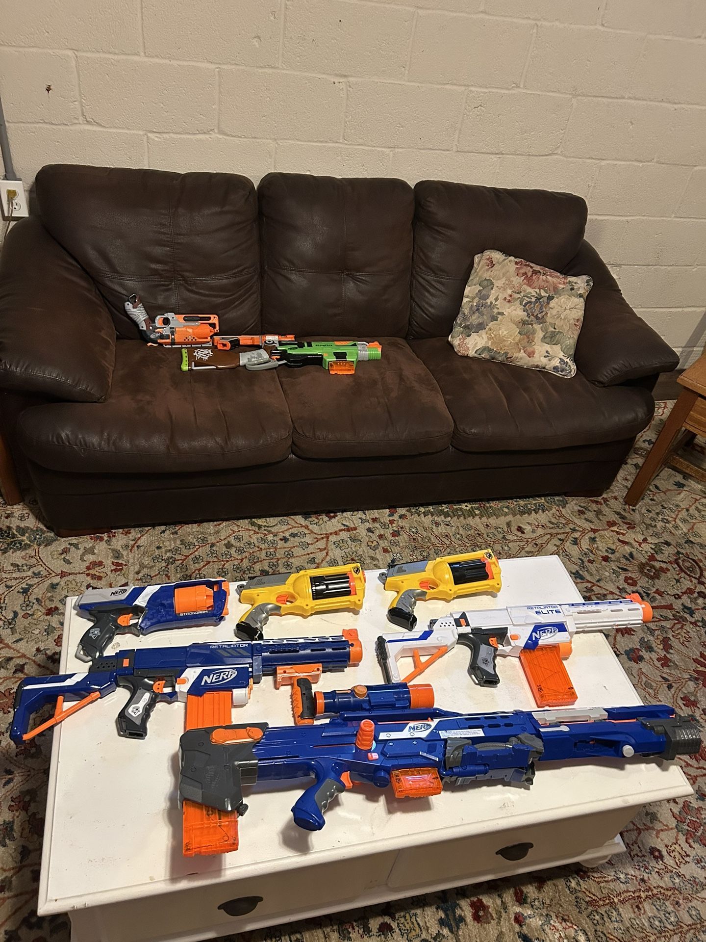 Set of nerf guns